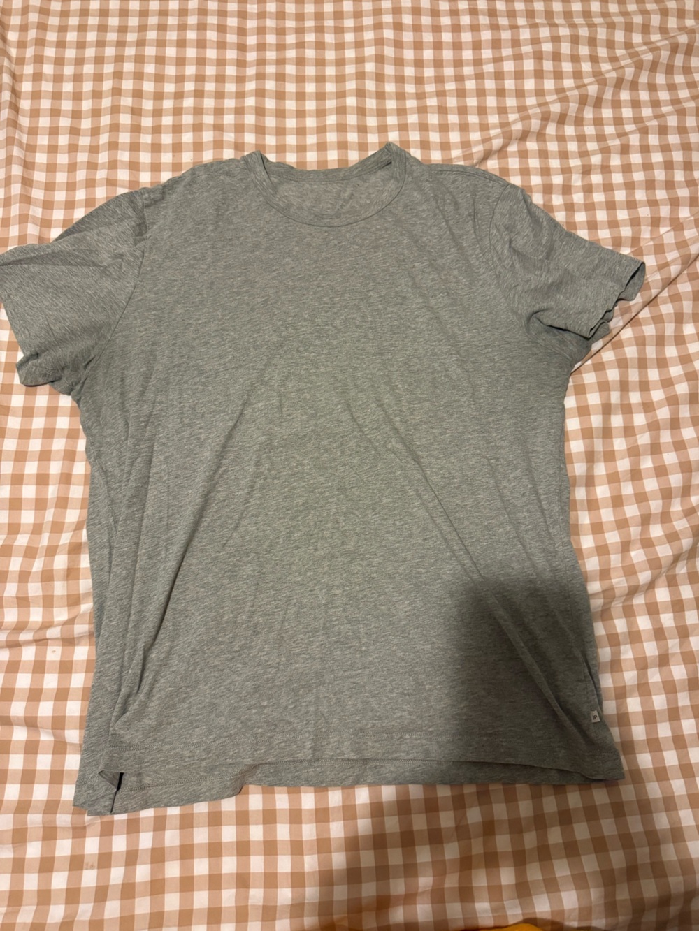 Men’s size 3 James Perse grey crew neck style MHE3311